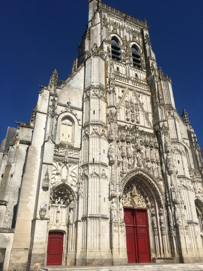 Hotel Jean De Bruges Saint-Riquier Exterior foto
